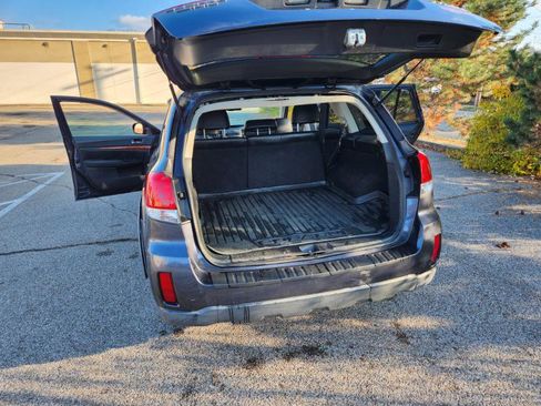 Used 2010 Subaru Outback 2.5i Limited image 17