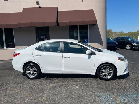 Used 2015 Toyota Corolla LE FWD image 4