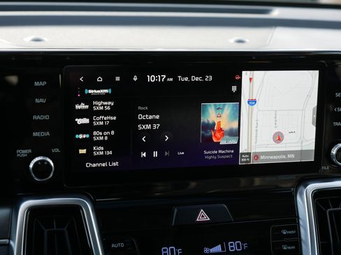 Certified 2022 Kia Sorento SX image 22