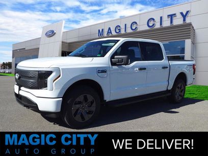 New 2024 Ford F150 Lightning XLT w/ Max Trailer Tow Package