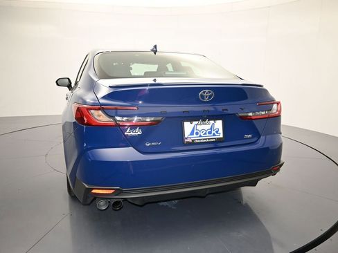 Used 2025 Toyota Camry SE image 23