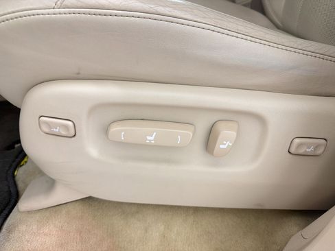 Used 2019 Lexus LX 570 4WD w/ Luxury Package image 13