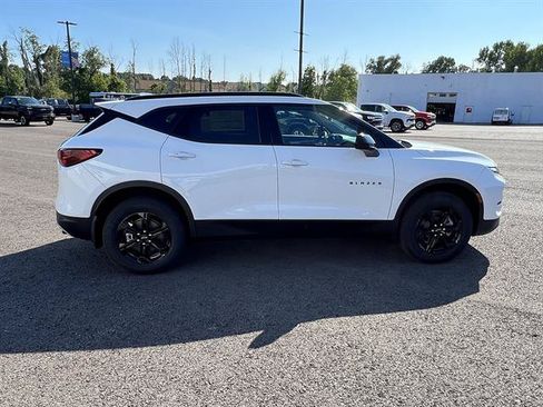 New 2026 Chevrolet Blazer LT w/ Convenience Package AWD/4WD image 7