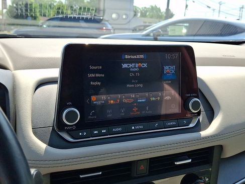 Certified 2023 Nissan Rogue SV w/ SV Premium B Package AWD/4WD image 20