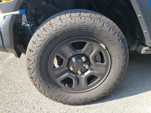 Used 2024 Jeep Wrangler Sport AWD/4WD image 12