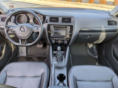 Used 2017 Volkswagen Jetta SEL image 31