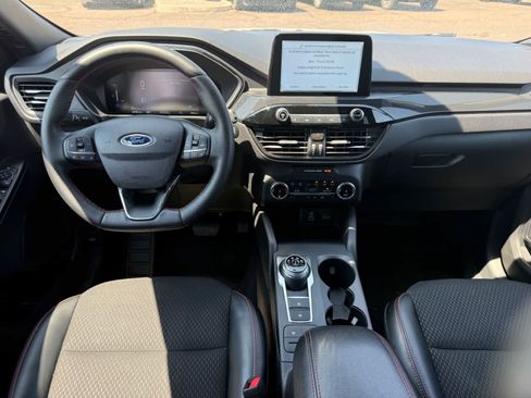 Used 2025 Ford Escape ST-Line Select AWD/4WD image 13