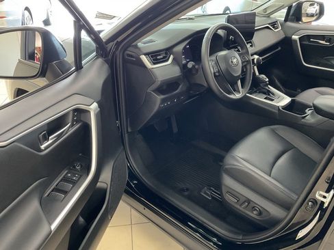 Used 2024 Toyota RAV4 XLE Premium image 9