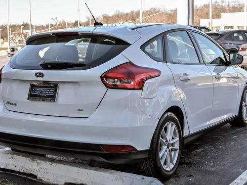 Used 2017 Ford Focus SE w/ Cold Weather Package image 8
