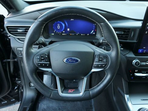 Used 2020 Ford Explorer ST image 18