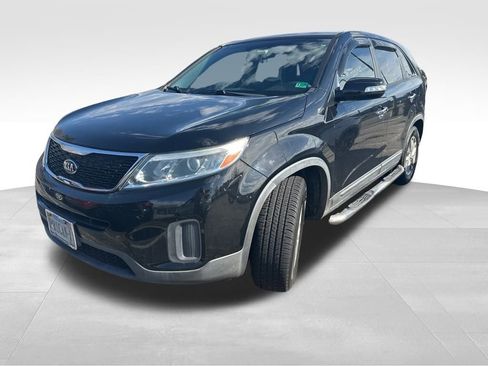 Used 2015 Kia Sorento LX image 2