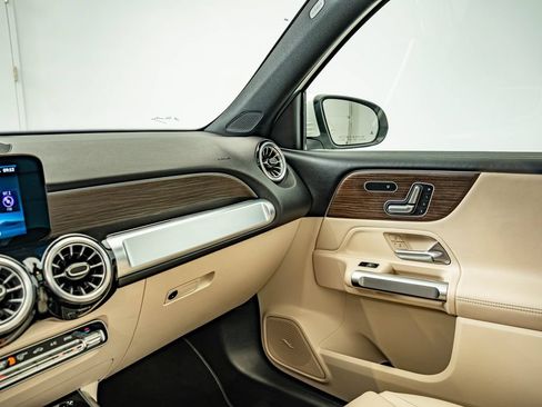Certified 2026 Mercedes-Benz GLB 250 4MATIC image 30