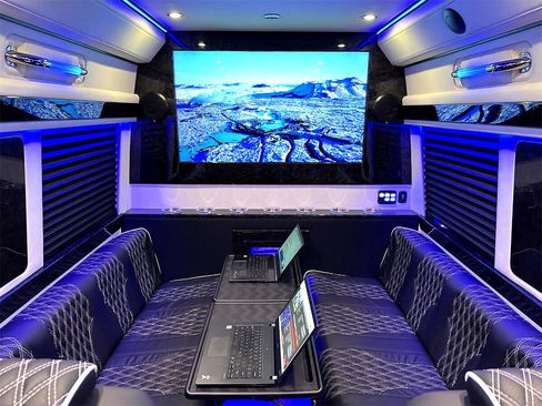 Used 2024 Mercedes-Benz Sprinter 3500 image 18