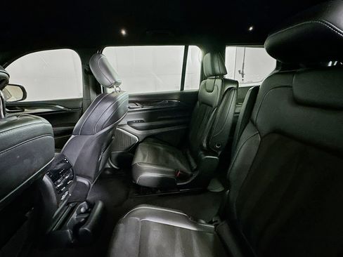 Used 2022 Jeep Grand Cherokee L Laredo image 27