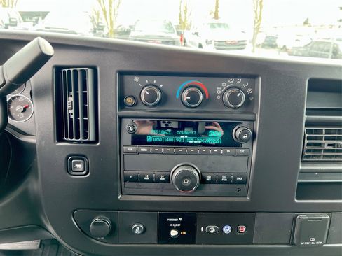 Used 2022 GMC Savana 2500 w/ Driver Convenience Package image 13