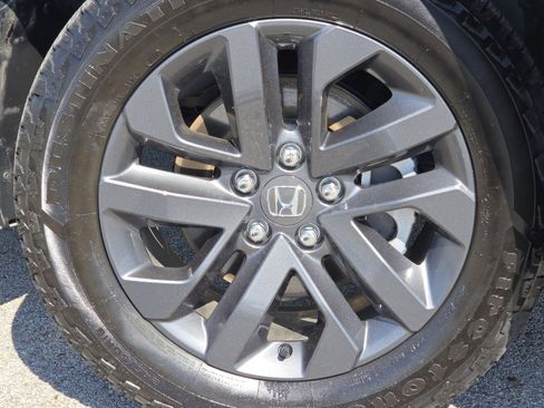 Used 2025 Honda Ridgeline Sport image 8