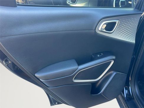 Used 2022 Kia Soul LX FWD image 8