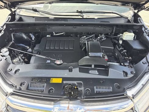 Used 2016 Toyota Highlander Limited FWD image 45