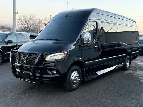 Used 2021 Mercedes-Benz Sprinter 3500 w/ Comfort Plus Package image 1