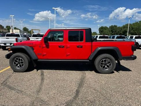 Used 2024 Jeep Gladiator Rubicon w/ Convenience Group AWD/4WD image 5