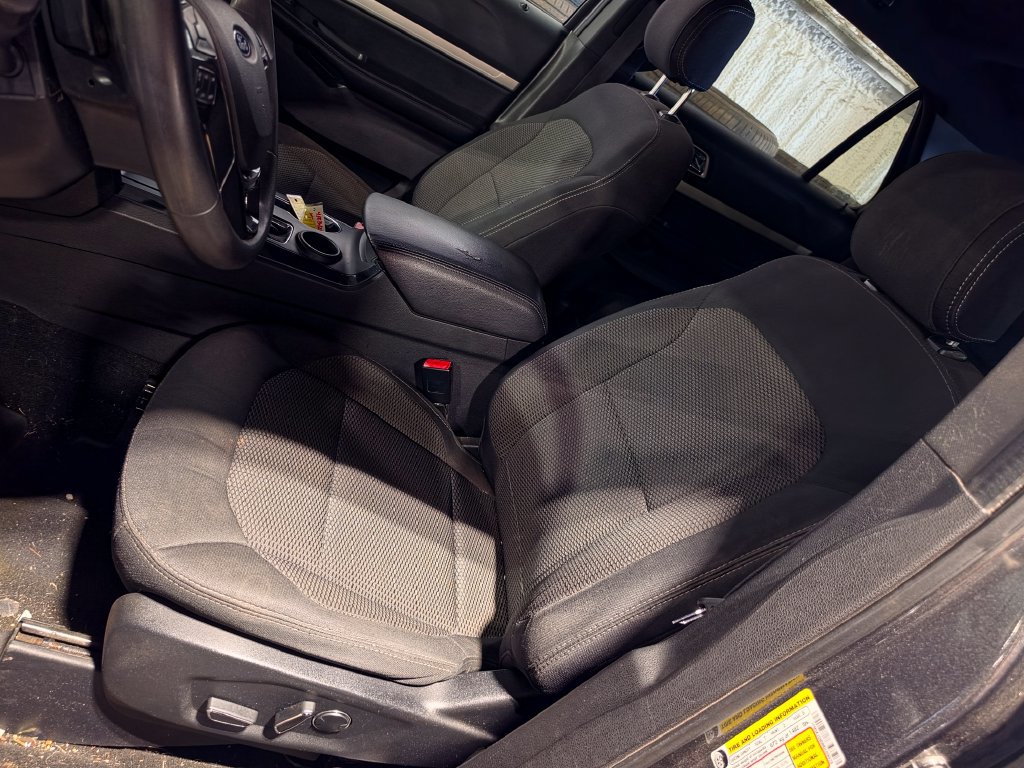 Used 2017 Ford Explorer XLT FWD image 6
