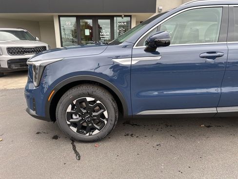 New 2026 Kia Sorento S w/ S Panoramic Sunroof Package AWD/4WD image 11