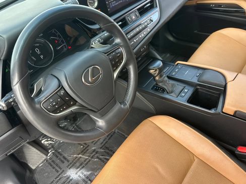 Used 2022 Lexus ES 300h w/ Premium Package FWD image 11