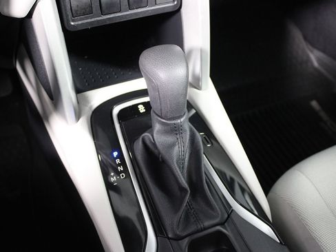 Used 2025 Toyota Corolla Cross L FWD image 24