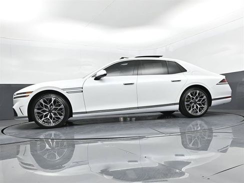 Used 2025 Genesis G90 3.5T AWD/4WD image 37