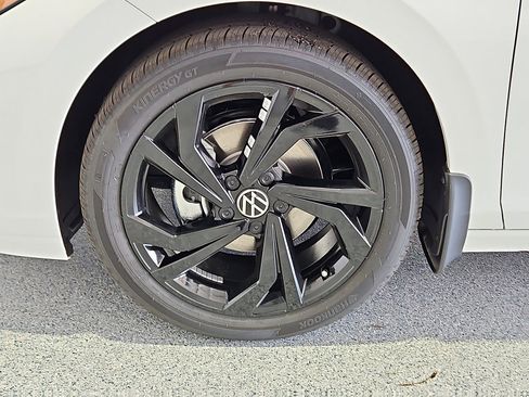 New 2026 Volkswagen Jetta SE FWD image 12
