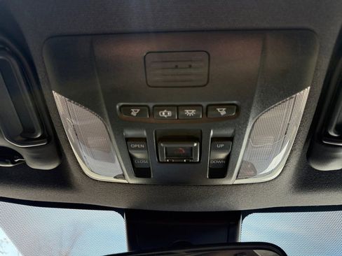 Used 2022 Toyota Corolla SE w/ SE Premium Package image 33