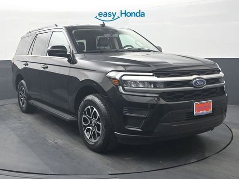 Used 2024 Ford Expedition XLT image 2