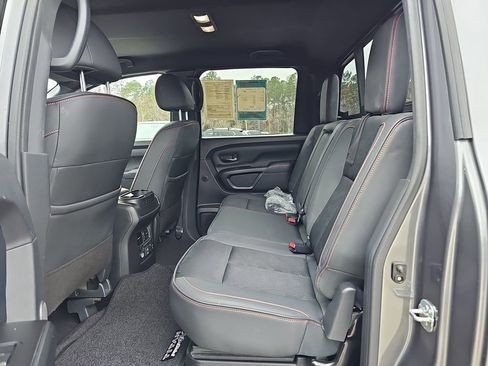 Used 2023 Nissan Titan PRO-4X image 18