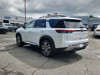 New 2025 Nissan Pathfinder Platinum w/ Cargo Package video 3
