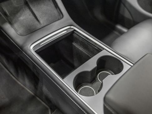 Used 2023 Tesla Model Y Long Range image 22