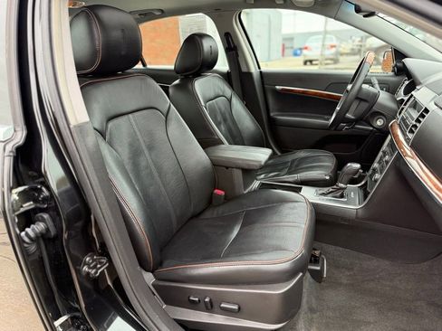 Used 2011 Lincoln MKZ image 22