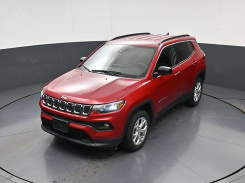 Used 2024 Jeep Compass Latitude AWD/4WD image 30