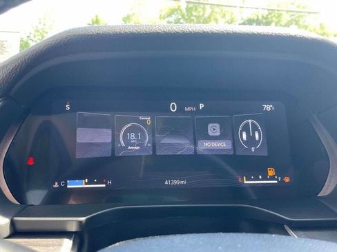 Used 2023 Jeep Grand Cherokee Limited w/ Luxury Tech Group II AWD/4WD image 28