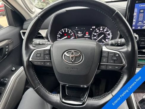 Used 2021 Toyota Highlander Limited AWD/4WD image 10
