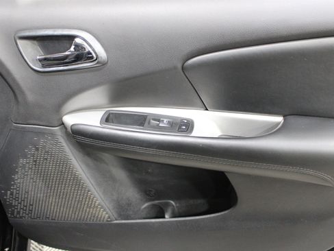 Used 2020 Dodge Journey SE w/ SE Popular Equipment Group FWD image 34