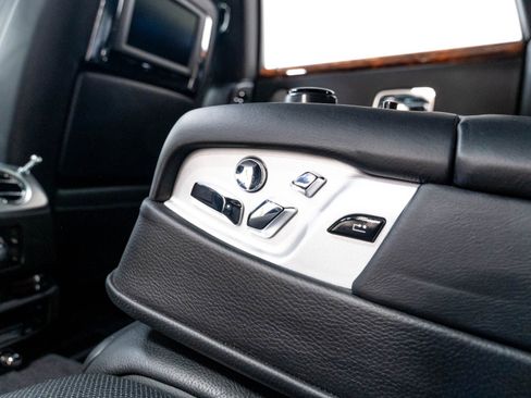 Used 2012 Rolls-Royce Ghost RWD image 36