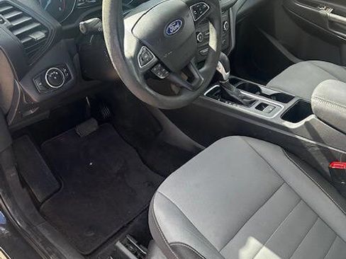 Used 2019 Ford Escape S image 10