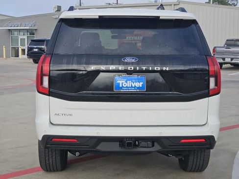 New 2025 Ford Expedition Active image 8
