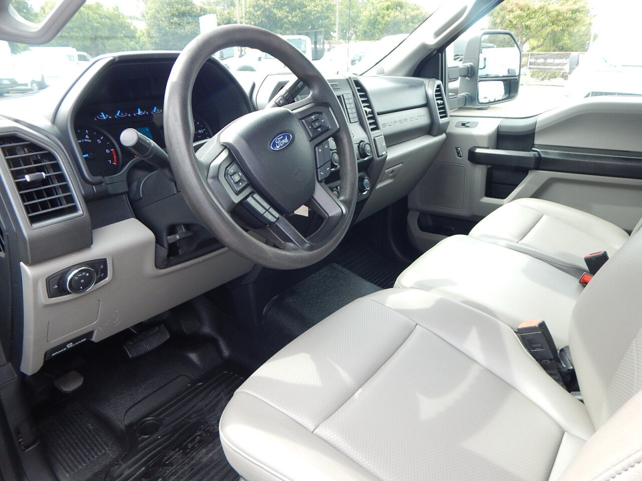 Used 2021 Ford F250 XL w/ Power Equipment Group RWD image 2