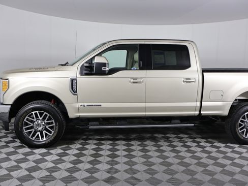 Used 2017 Ford F250 Lariat w/ Lariat Value Package image 9