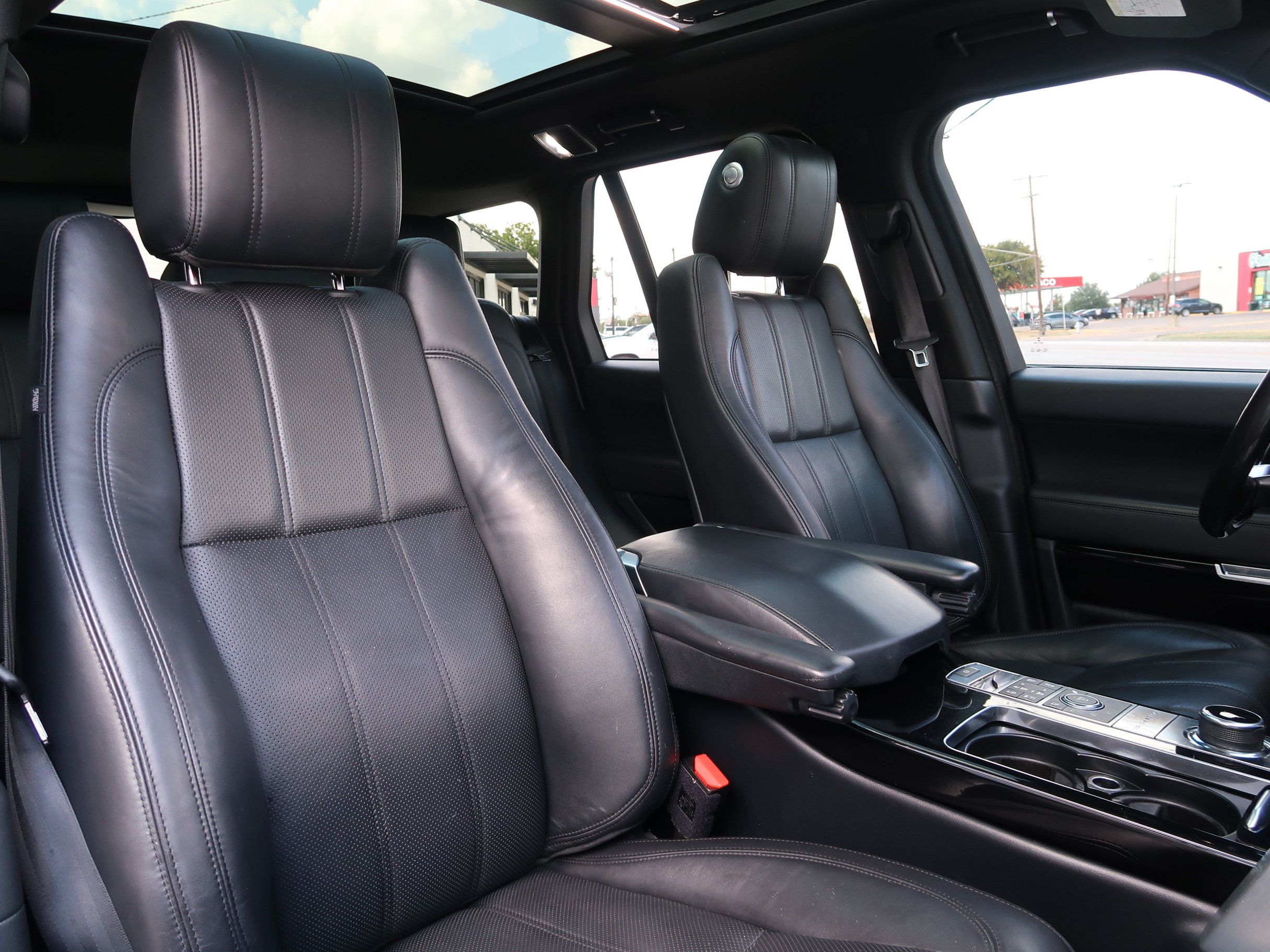 Used 2017 Land Rover Range Rover HSE AWD/4WD image 13