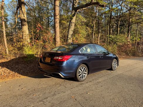 Used 2018 Subaru Legacy 2.5i Premium w/ Eyesight & BSD & Rcta & HBA image 10