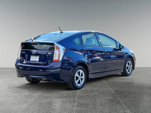 Used 2015 Toyota Prius Four image 7