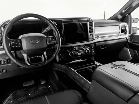 Used 2025 Ford F250 Platinum image 2