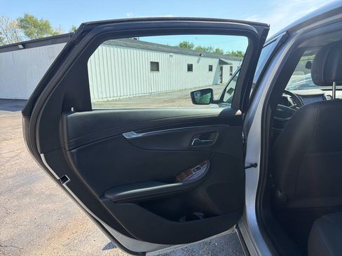 Used 2014 Chevrolet Impala LT FWD image 23